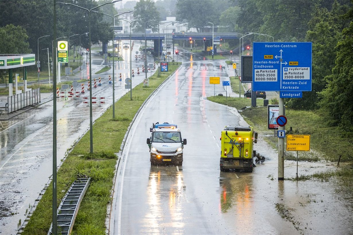 Wateroverlast in het zuidoosten van het land. Foto: ANP/Marcel van Hoorn