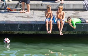 Vanwege warm weer geldt vanaf dinsdag het hitteplan