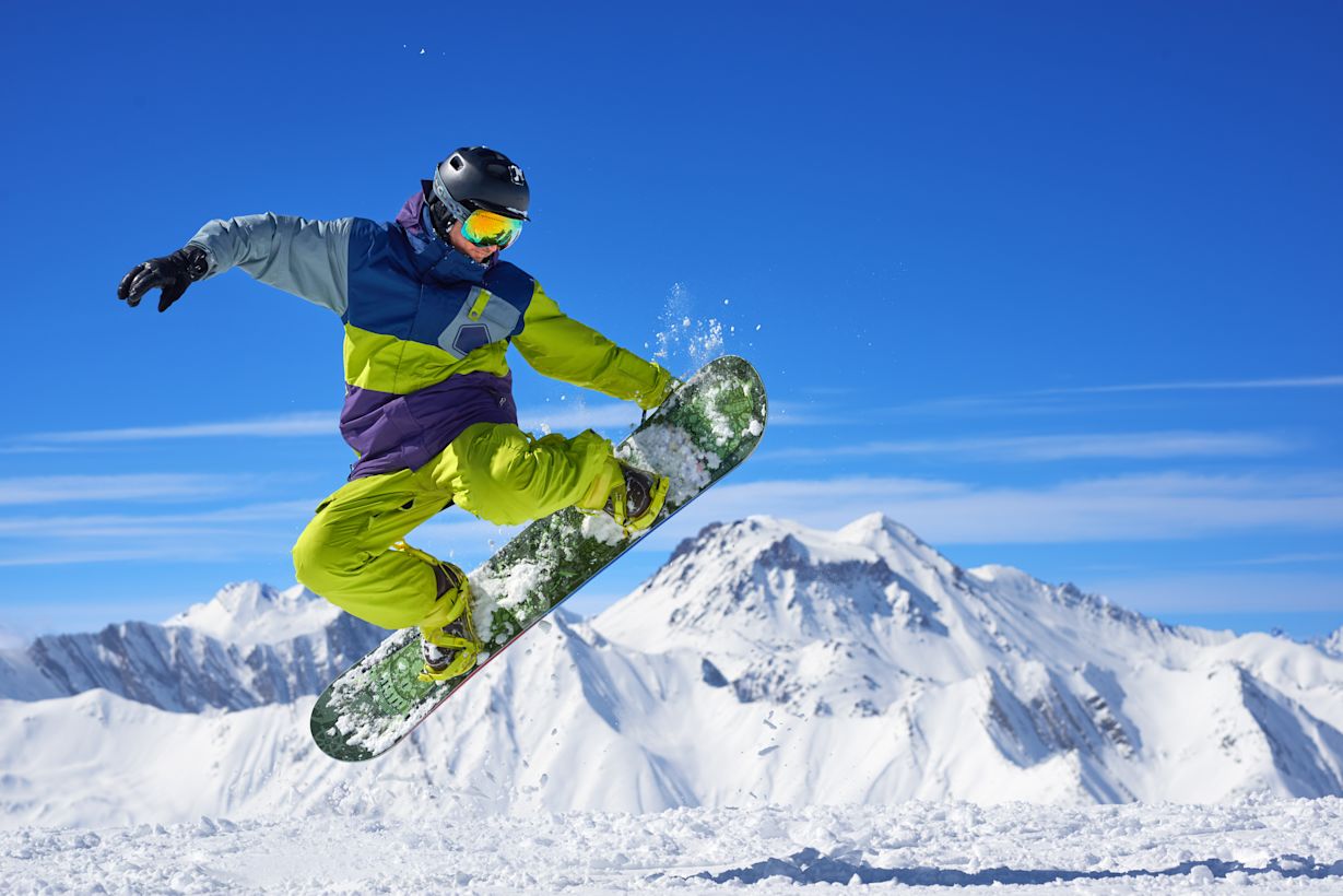 Snowboarden in de Alpen. Foto: Adobe Stock / Artanq.