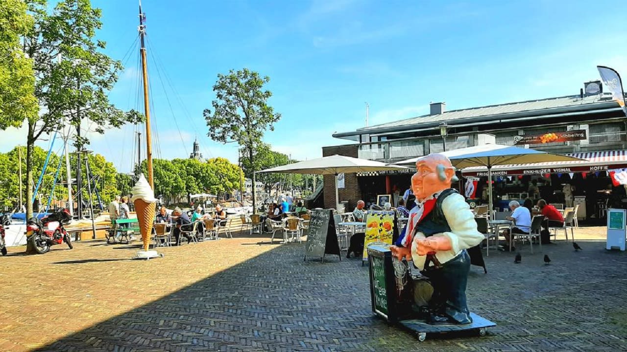 Vooral zondag is het prima weer voor een terrasje. Foto: Ab Donker