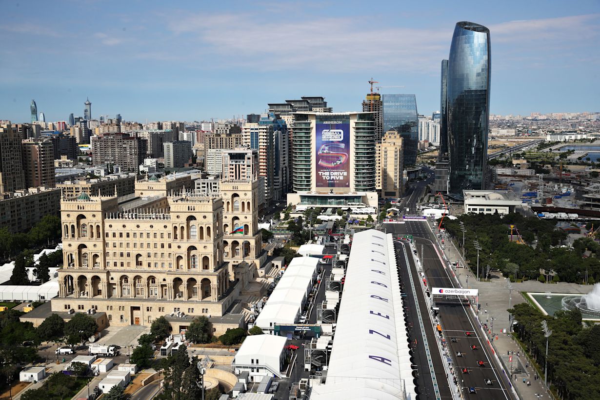 De start van de GP van Azerbeidzjan in 2021. Foto: Getty Images / Red Bull Content Pool