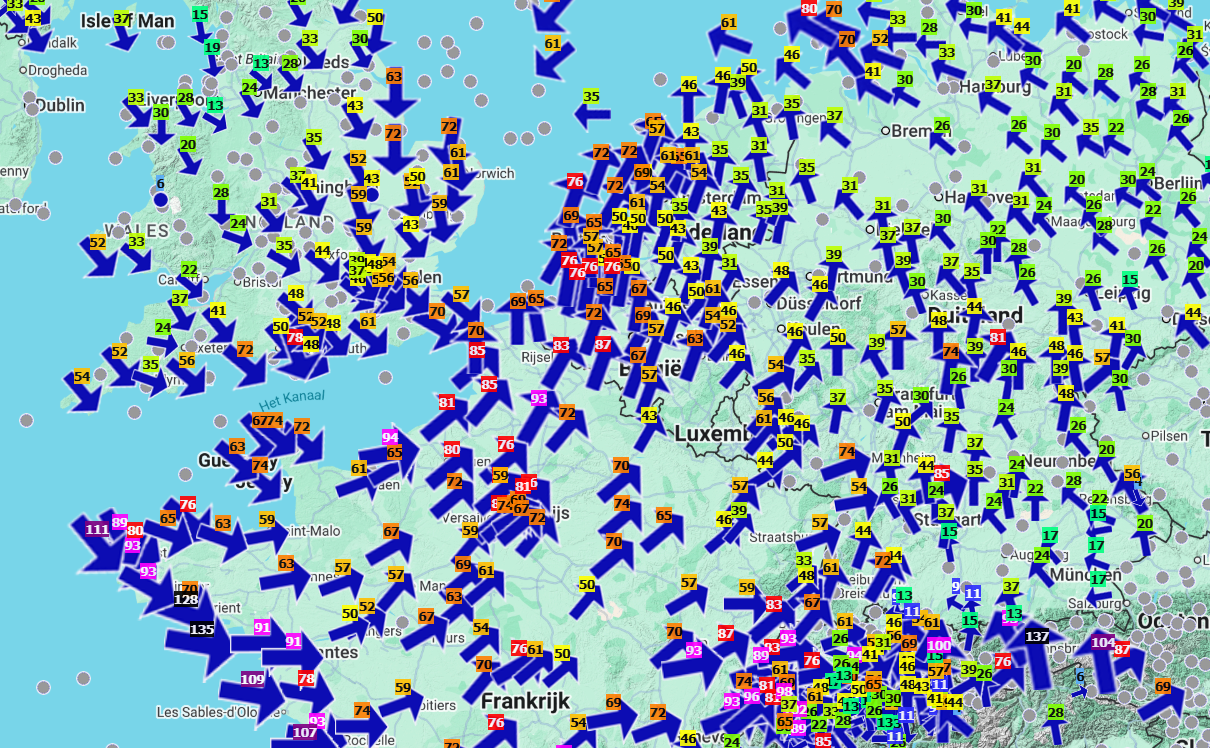 Waargenomen windstoten in km/uur. Bron: weatherobs.com geraadpleegd 23-10-2025 10:55