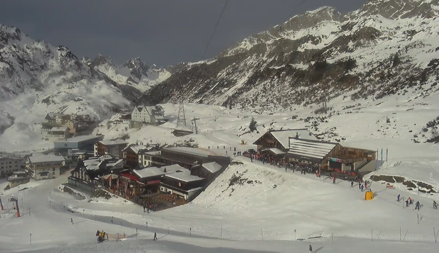 In St. Anton (St. Chirstoph, 1770 meter hoogte) schijnt juist de zon op maandag. Bron: Feratel