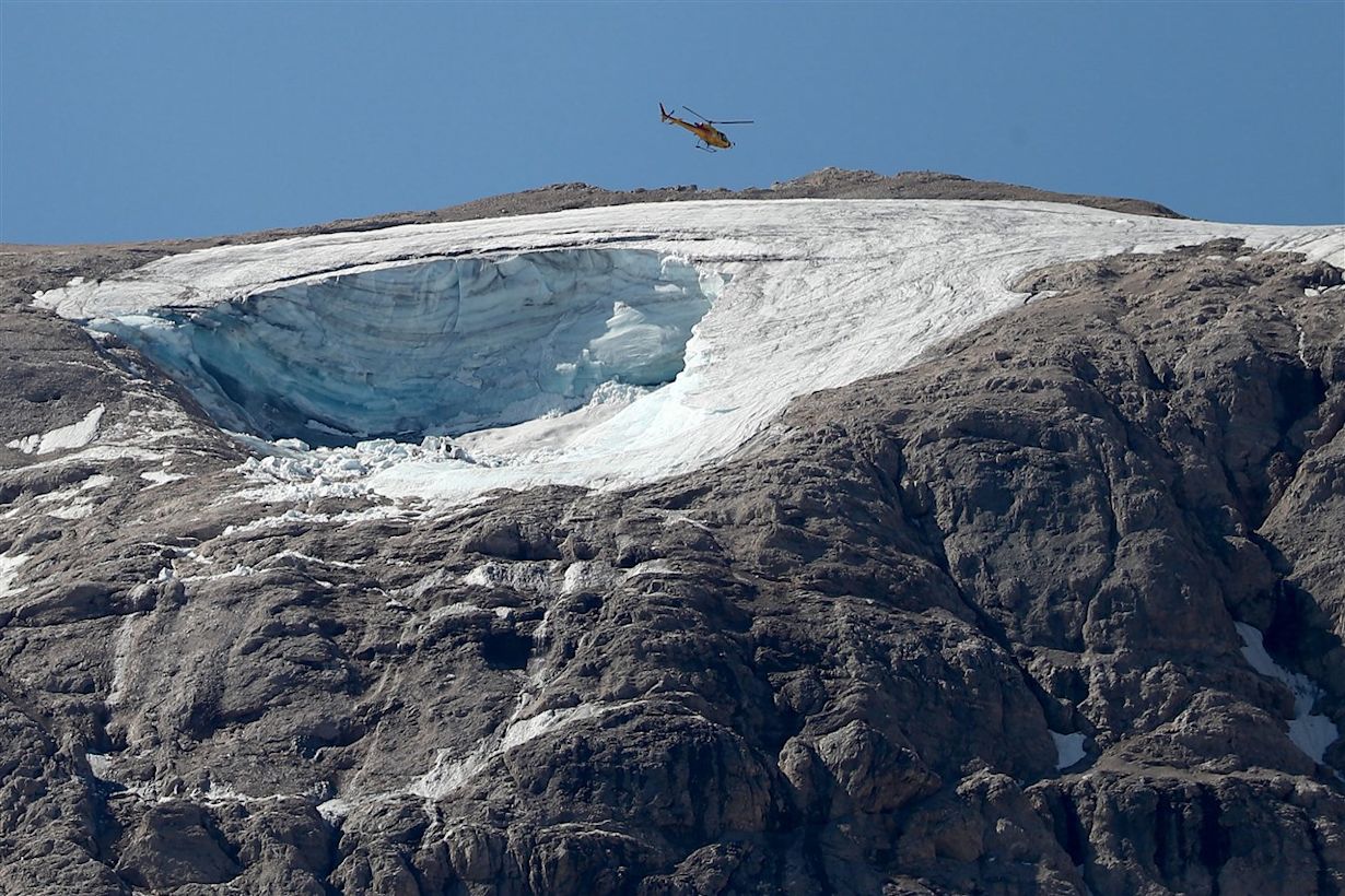 Marmolada gletsjer na de lawine in juli 2022. Foto: ANP / EPA/ANDREA SOLERO