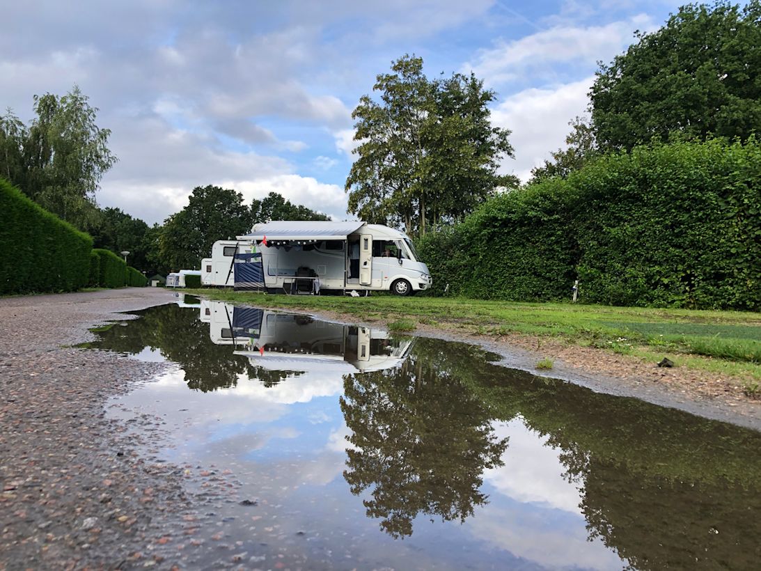 Het komt in de zomer wel vaker tot kletsnat weer. Foto: Jolanda Bakker