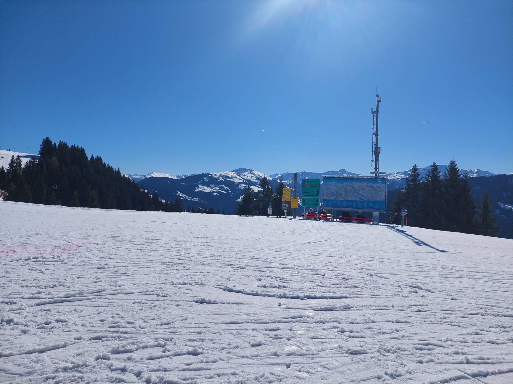Wildschonau met lege skipistes (foto: Claudia Tijhuis)