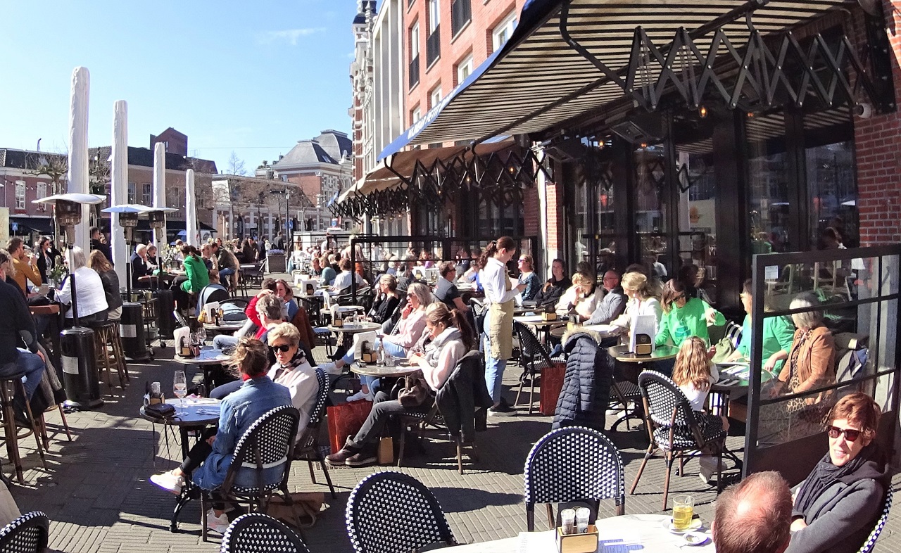 Met zon is het prima weer voor een terrasje. Foto: Paul Hermans
