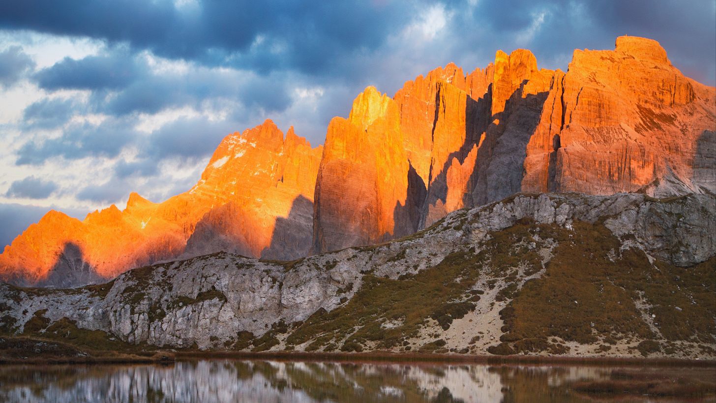 Alpengloeien in de Dolomieten. Foto: Adobe Stock / Alpengloeien in de Dolomieten