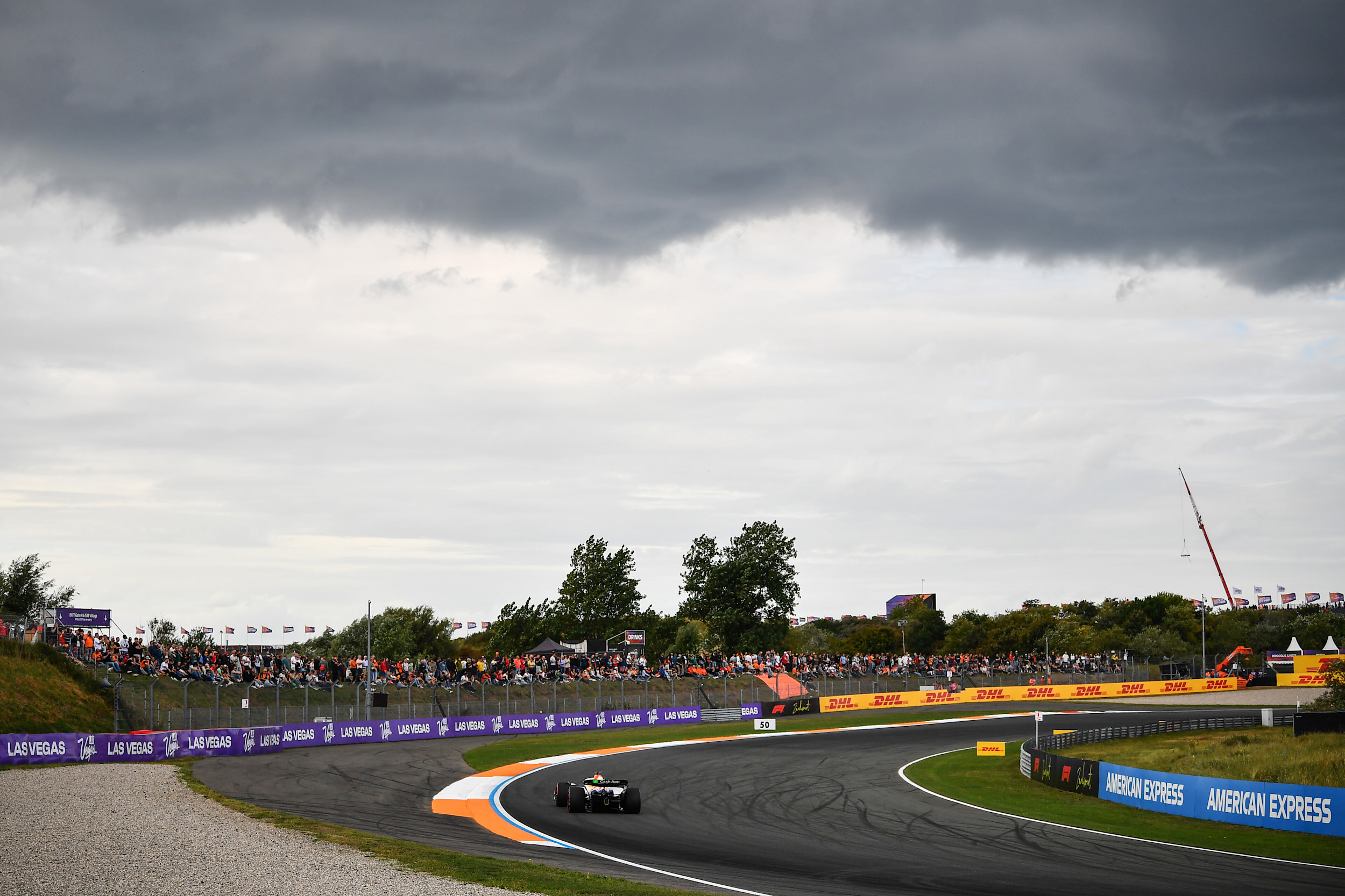 Afgelopen dagen trokken er stevige buien over Zandvoort. Foto: Getty Images / Red Bull Content Pool / Isack Hadjar.