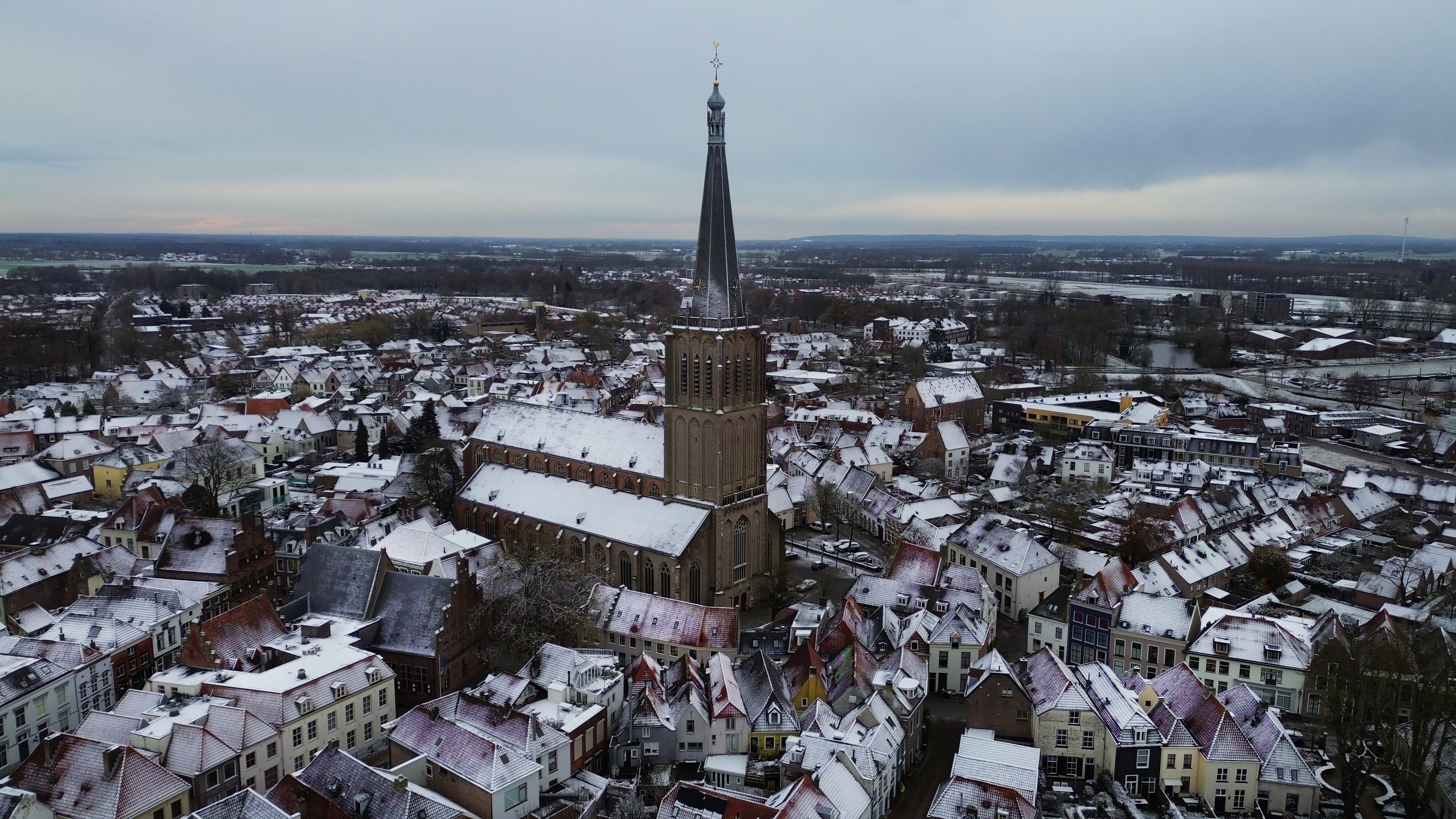 Doesburg bedekt met dun laagje sneeuw. Foto: Hans van Loenen