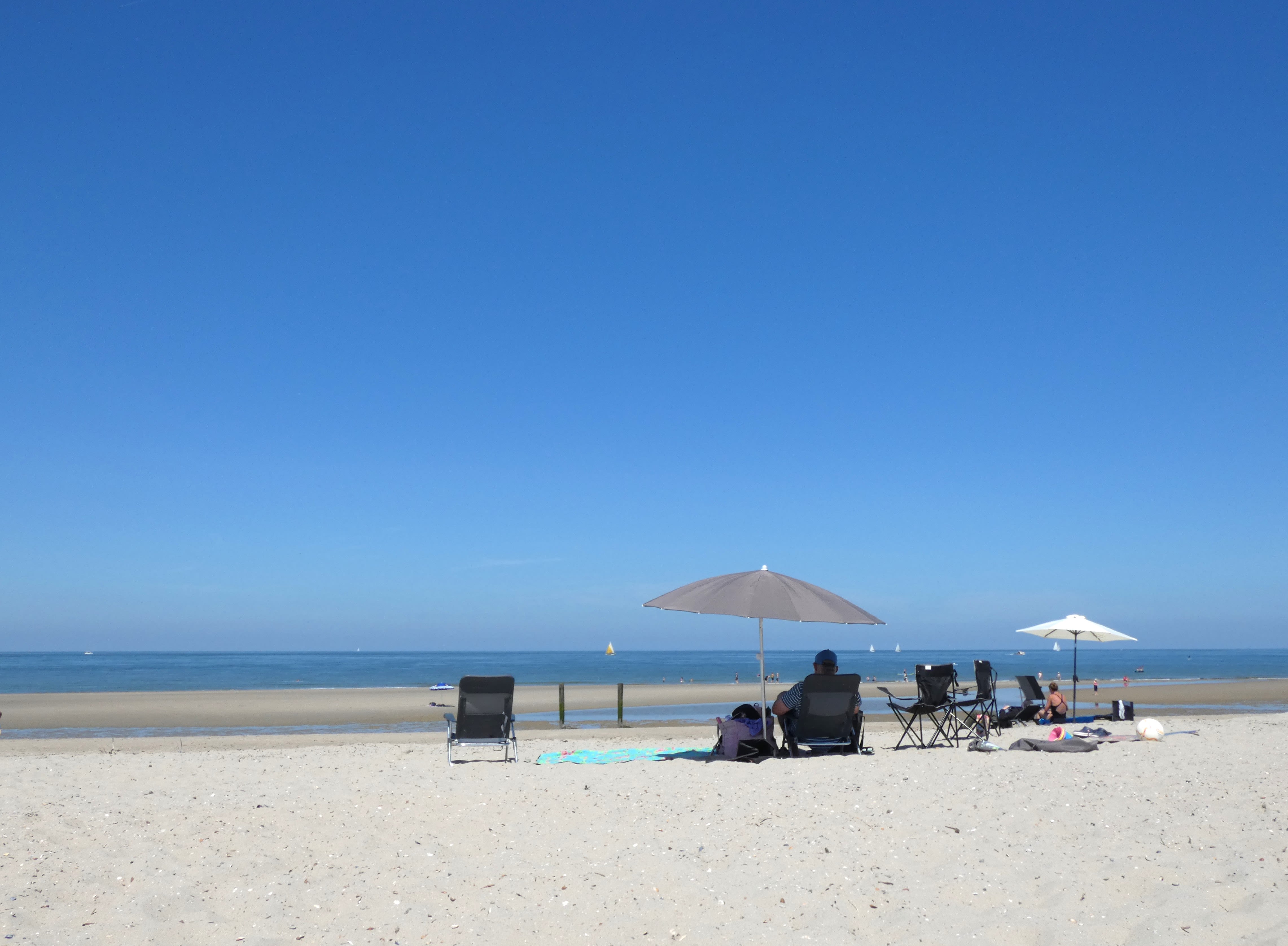 Vrijdag is het stralend weer op het strand. Foto: Hanneke Lucasse