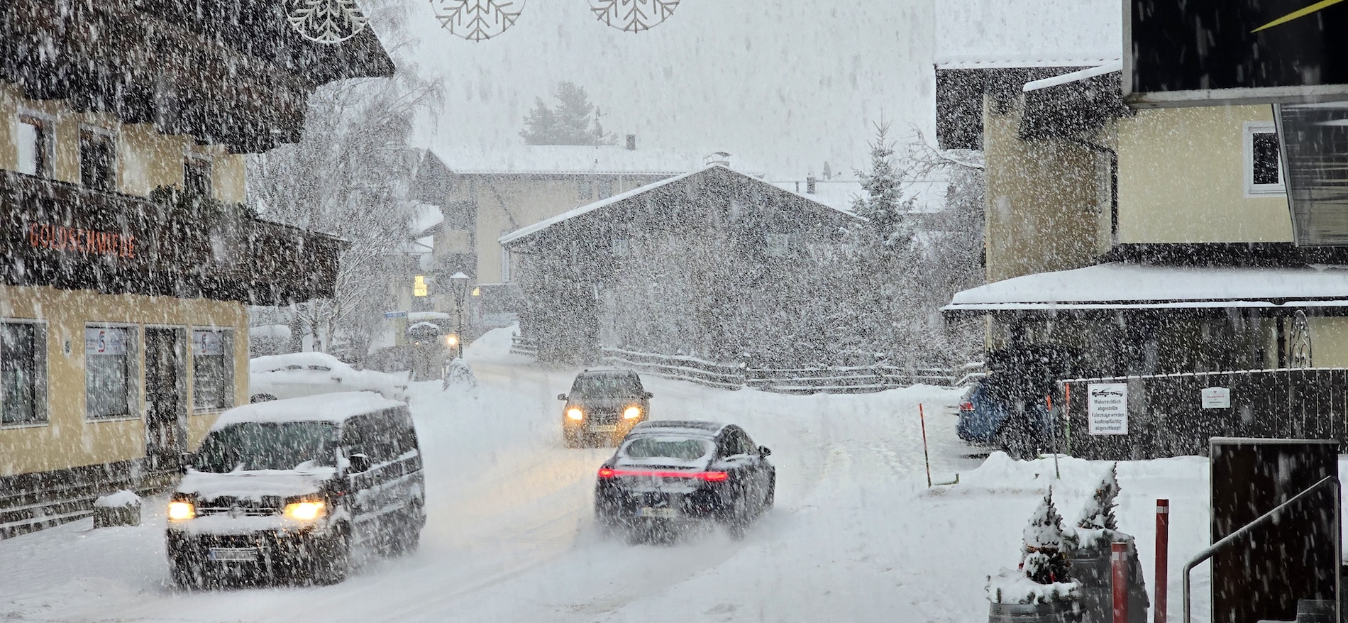 Wintersport: beelden uit onder andere de Alpen en Winterberg