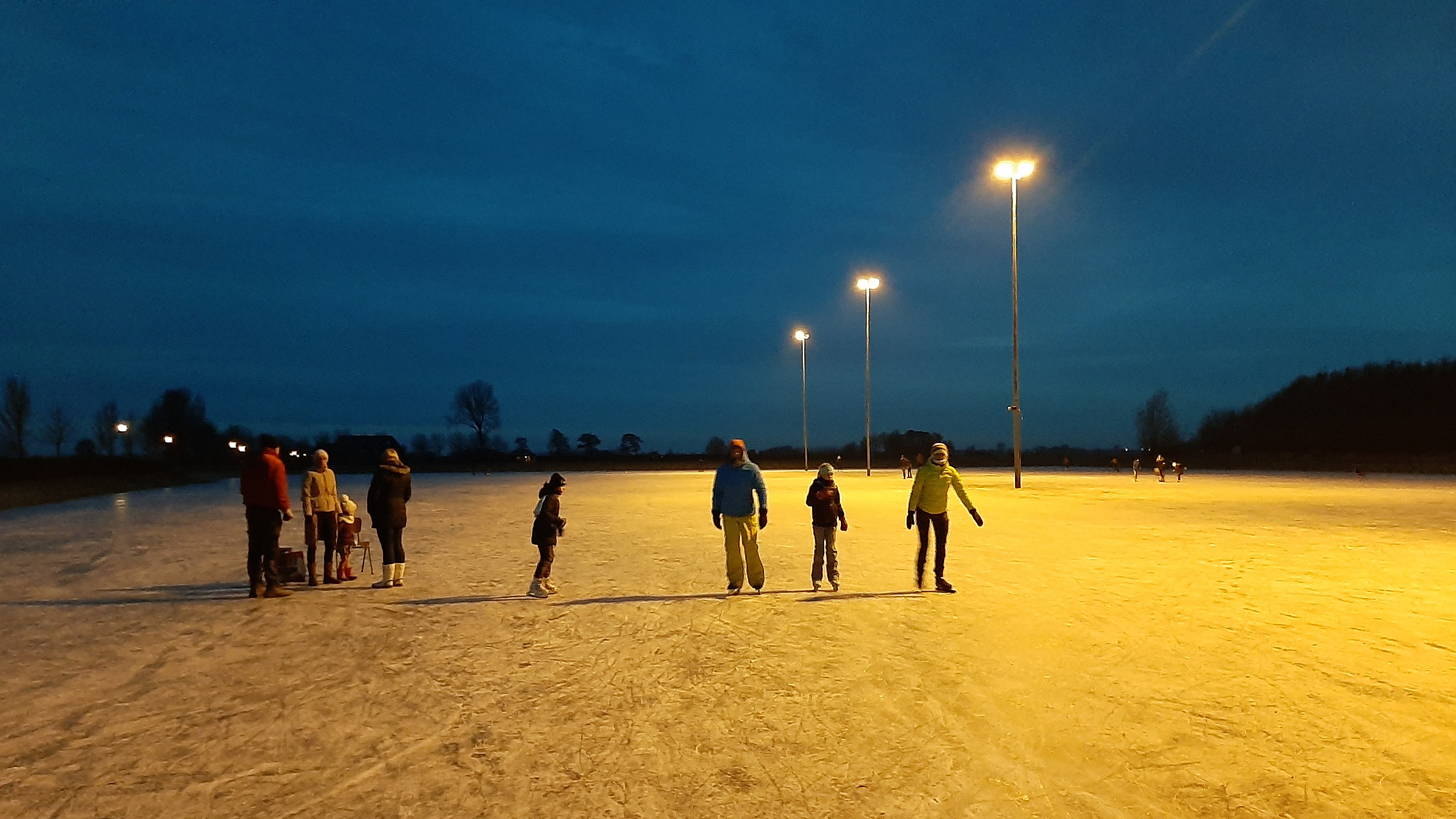 Of we nog op de schaats komen is maar zeer de vraag. De vooruitzichten voor januari zijn vooralsnog niet gunstig. Foto: Jannes Wiersema