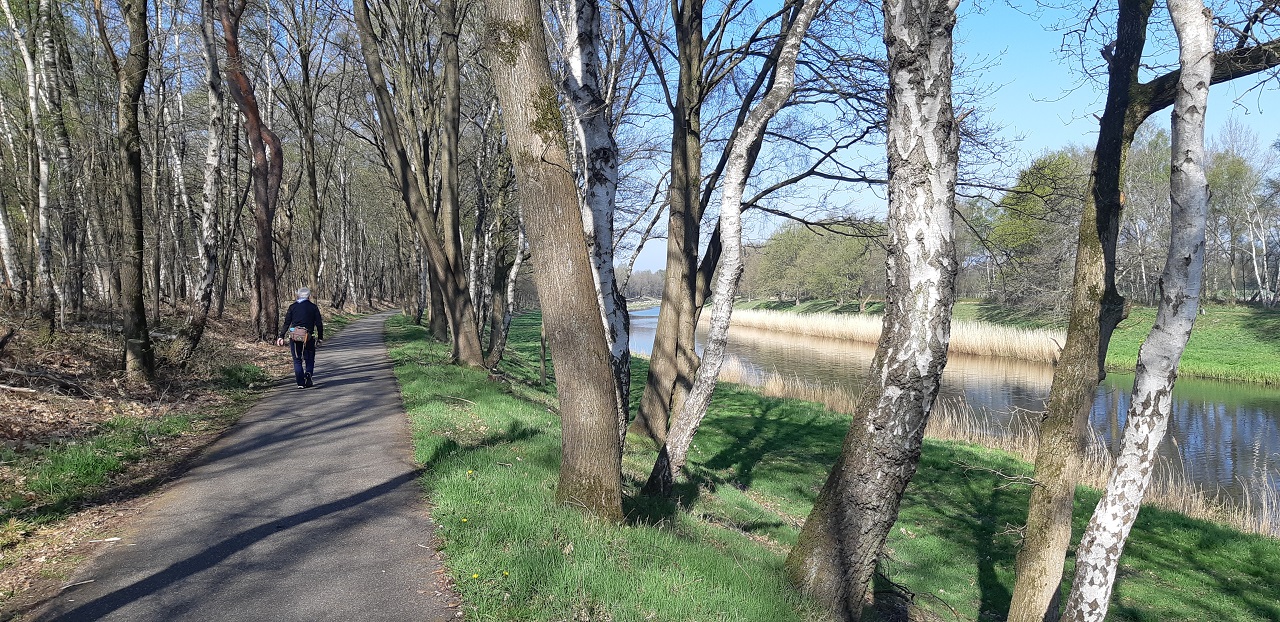 Wandelen op warme dag. Foto: Karel de Jong