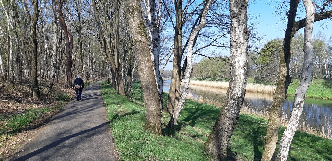Wandelen op warme dag. Foto: Karel de Jong