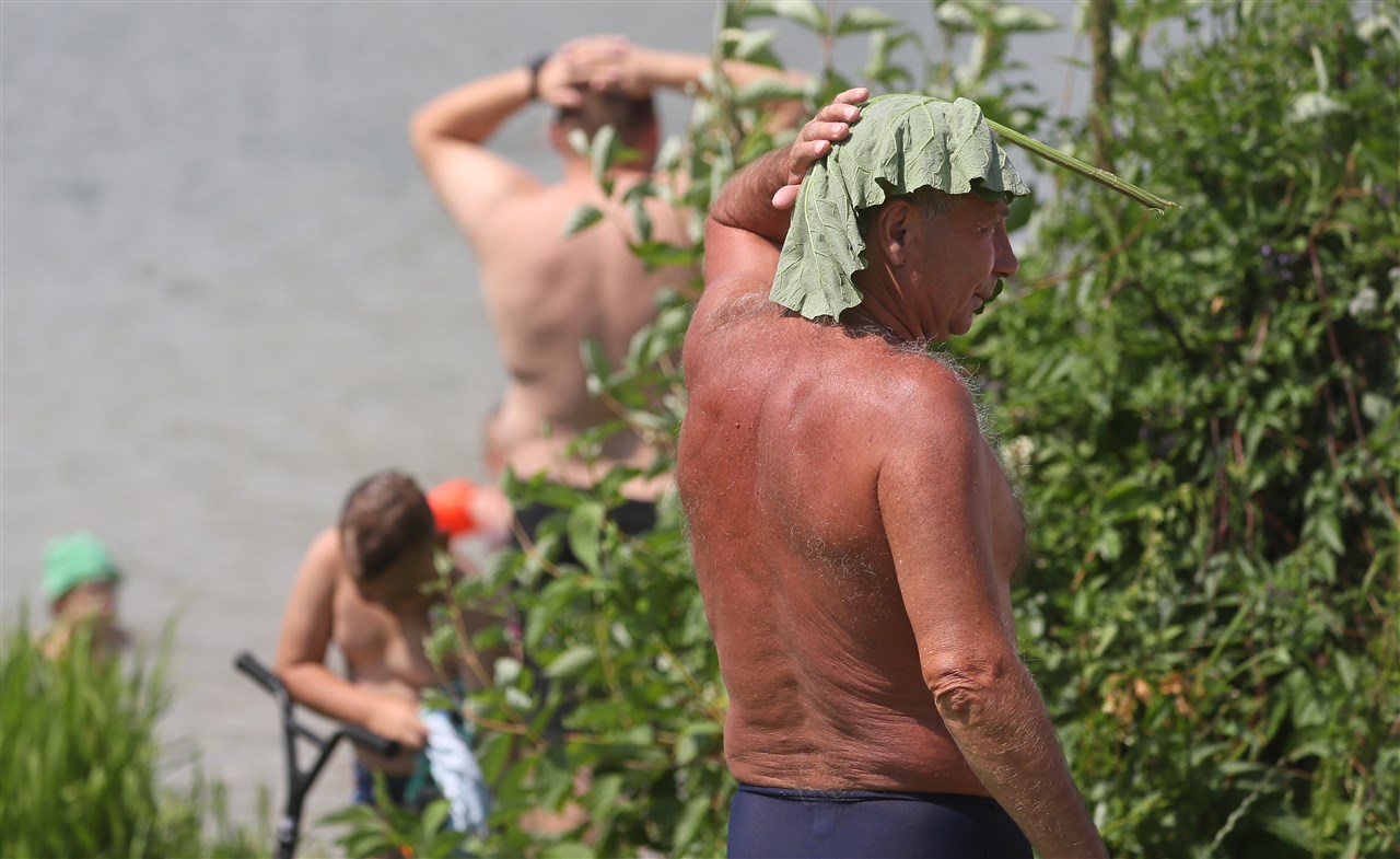 Hittegolf in Moskou. Foto via ANP EPA/MAXIM SHIPENKOV