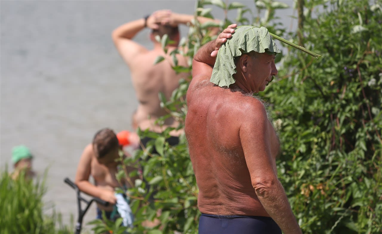 Hittegolf in Moskou. Foto via ANP EPA/MAXIM SHIPENKOV