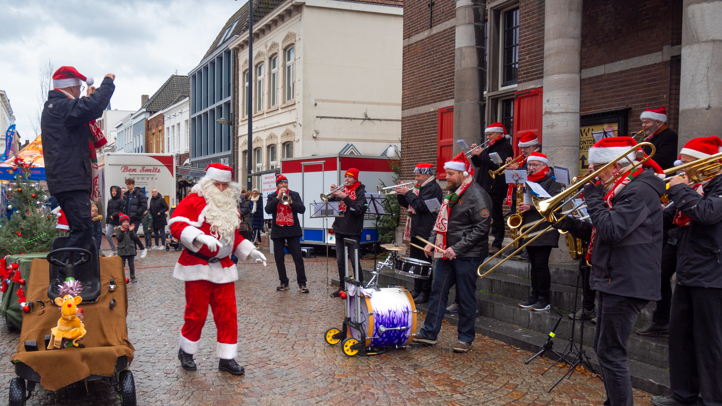 Kerst verloopt dit jaar droog, maar wel grijs. Foto: Jos Hebben