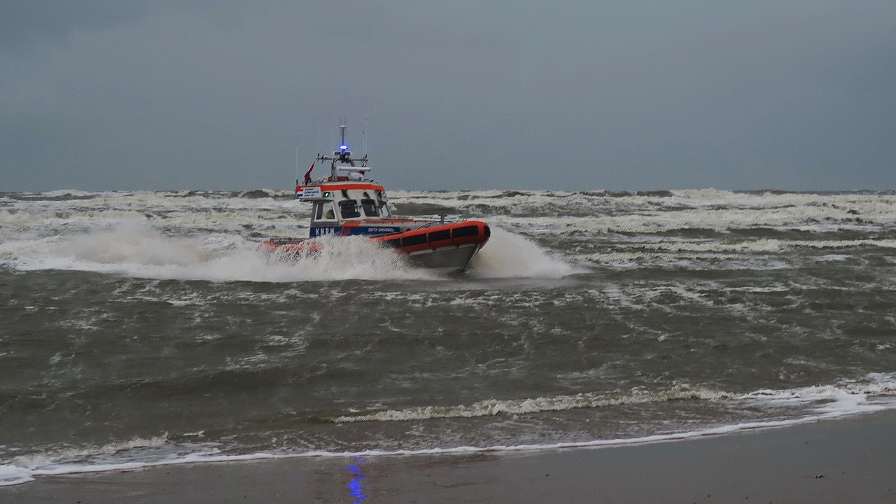 Het kwam tot een uurgemiddelde windkracht 9. Foto: Zwitserw