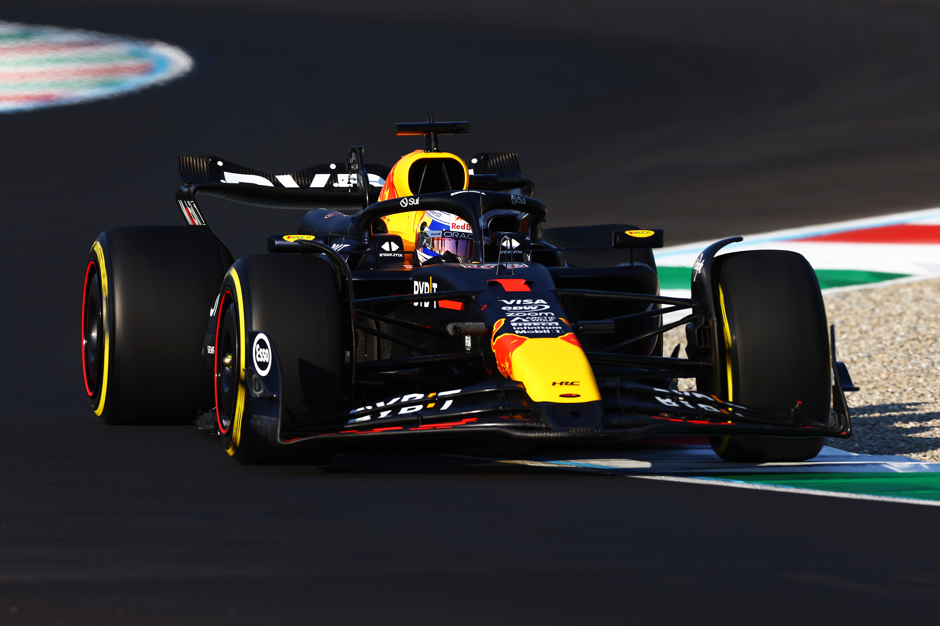 Max Verstappen in actie op het circuit in Monza. Foto: Getty Images / Red Bull Content Pool