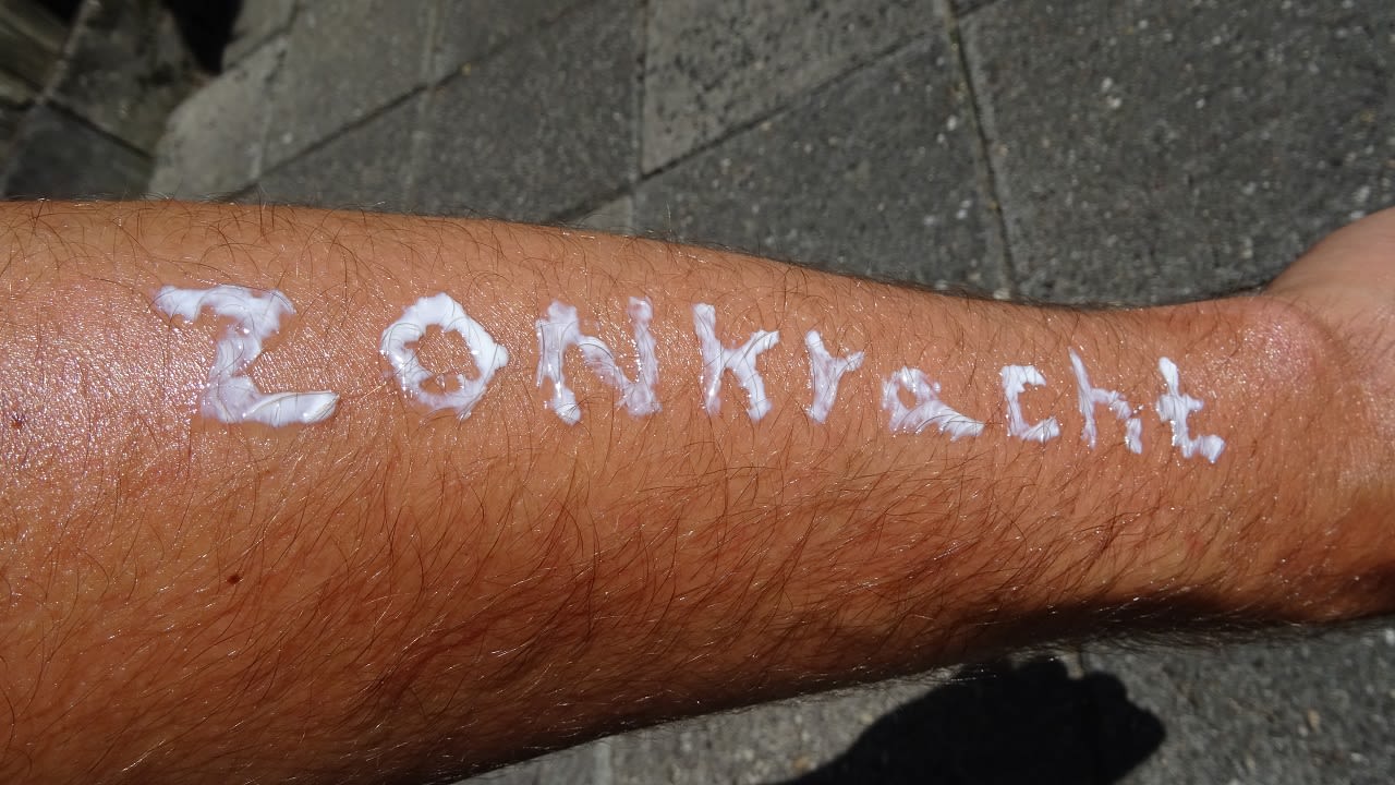 Het is weer tijd voor zonnebrandcrème. Foto: Albert Thibaudier