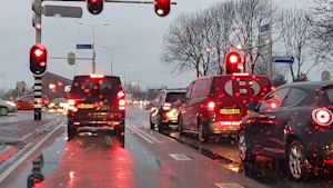 Verkeershinder op vrijdag verwacht door nat en onstuimig weer