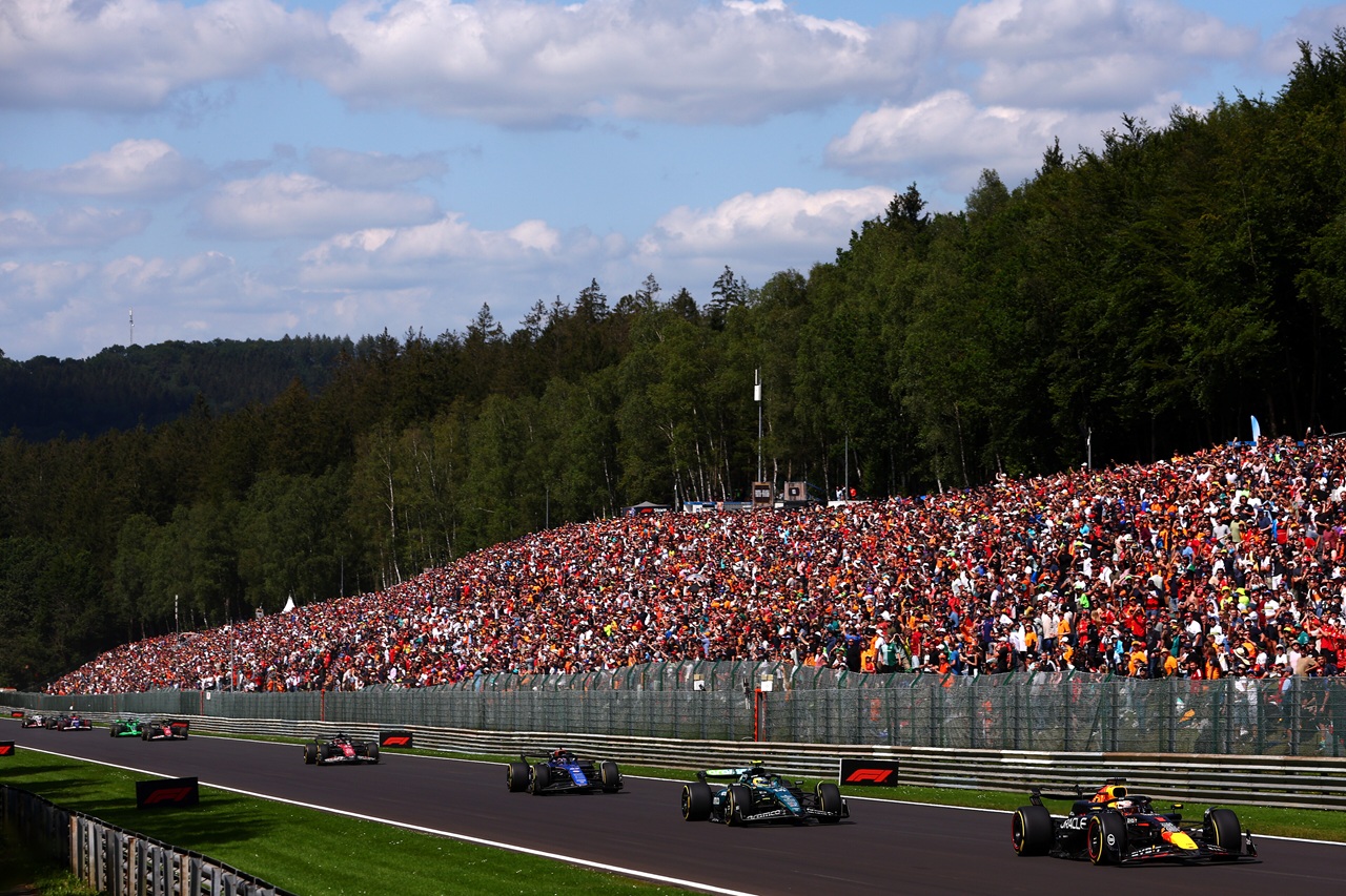 Veel Nederlandse toeschouwers in de Belgische Ardennen vorig jaar. Foto: redbullcontentpool.com / Dean Mouhtaropoulos / Getty Images