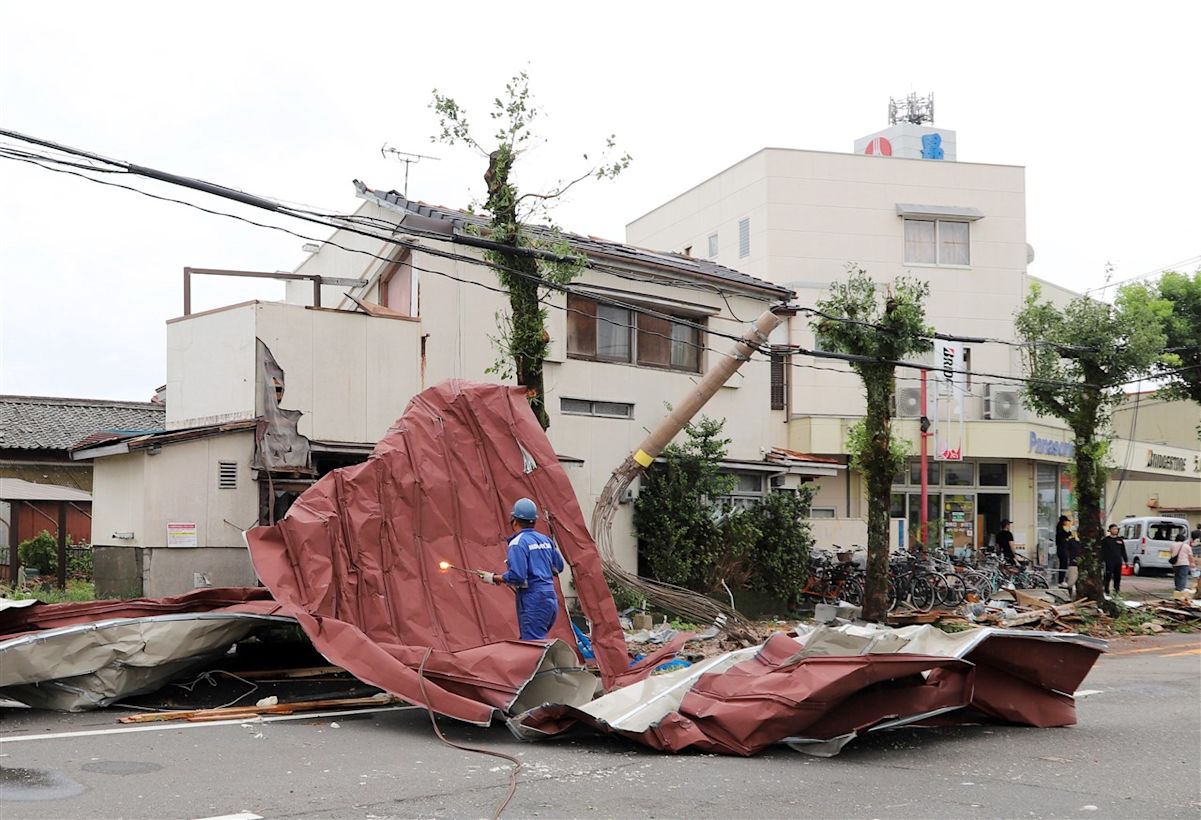 Tyfoon Shanshan trekt over het zuidwesten van Japan. Foto: ANP/EPA/JIJI PRESS