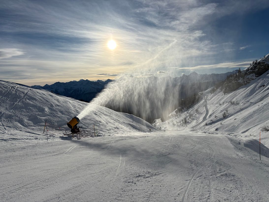 Sneeuwkanon in Crans Montana (Wallis). Foto: Floris Lafeber