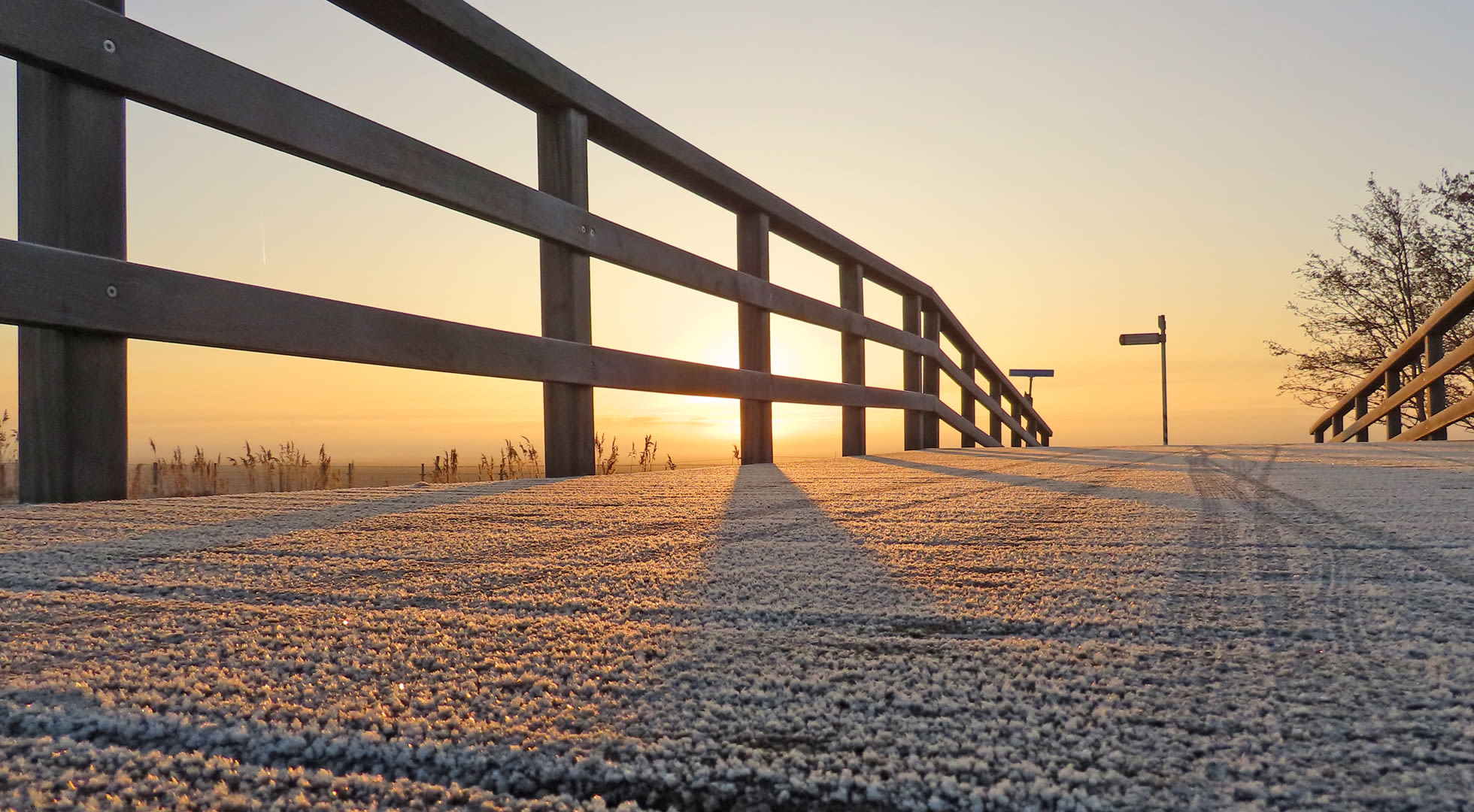 Gladheid door rijpvorming op een brug. Foto: Gieny Westra.