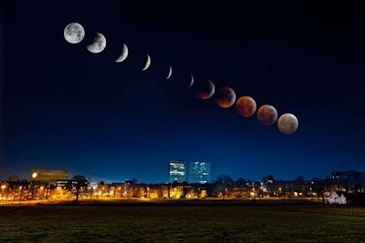 Is het helder tijdens de maansverduistering zondagavond?