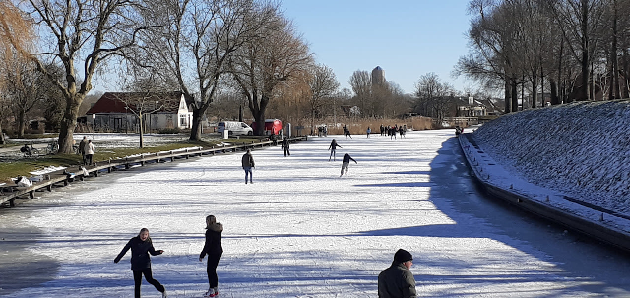 Schaatspret op de Elfstedenroute in 2021. Foto: Alex Kloostra.