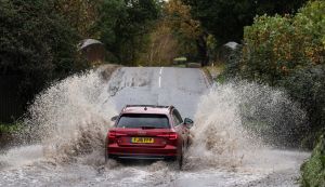 Verenigd Koninkrijk: overstromingsgevaar door hevige regenval