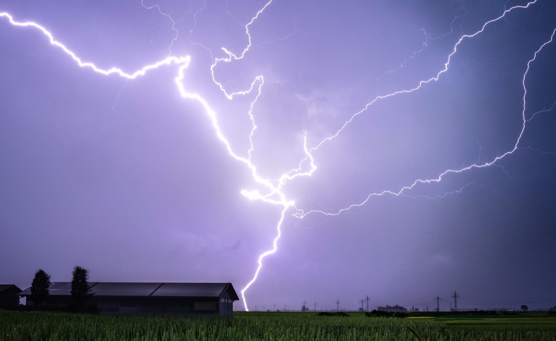 Mogelijk forse onweersbuien op komst. Foto: Wouter van Bernebeek