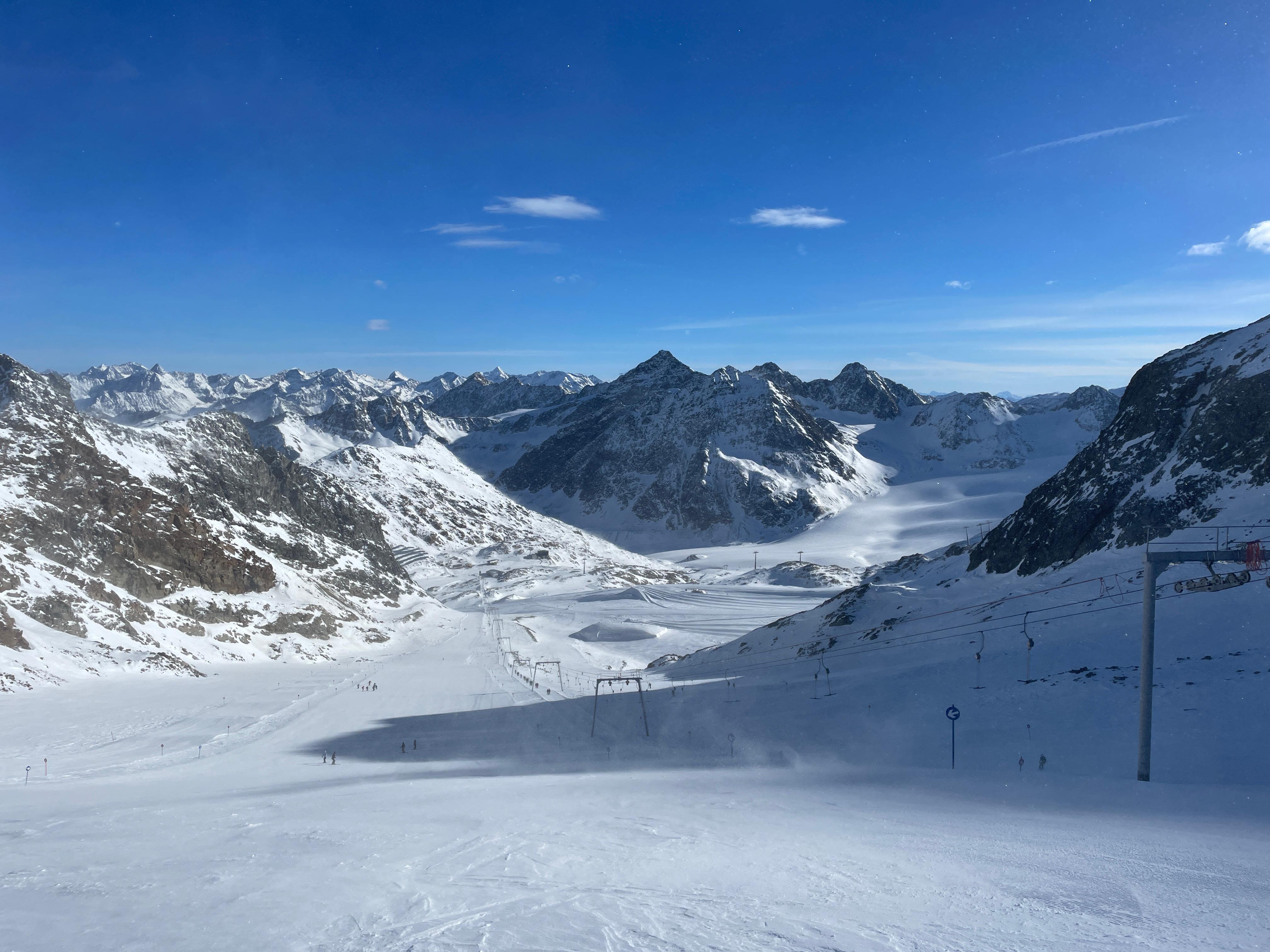 Zonovergoten op de Pitztaler gletsjer. Foto: Jaap van Bergen