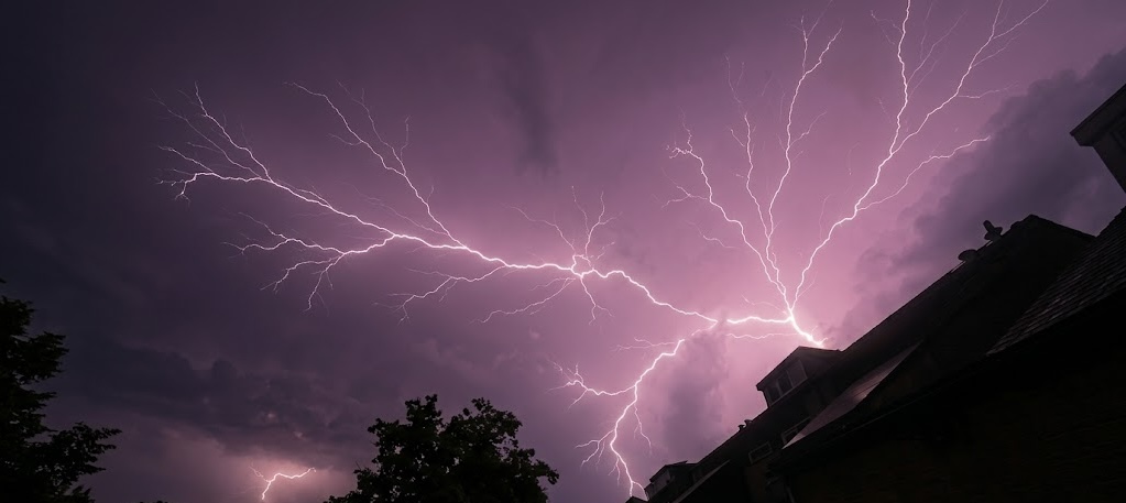 Live-blog code oranje: regionaal fel onweer en hitte