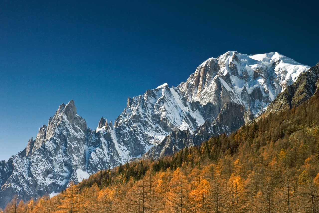 Valle d’Aosta in herfsttooi. Foto: Adobe Stock / balenabianca