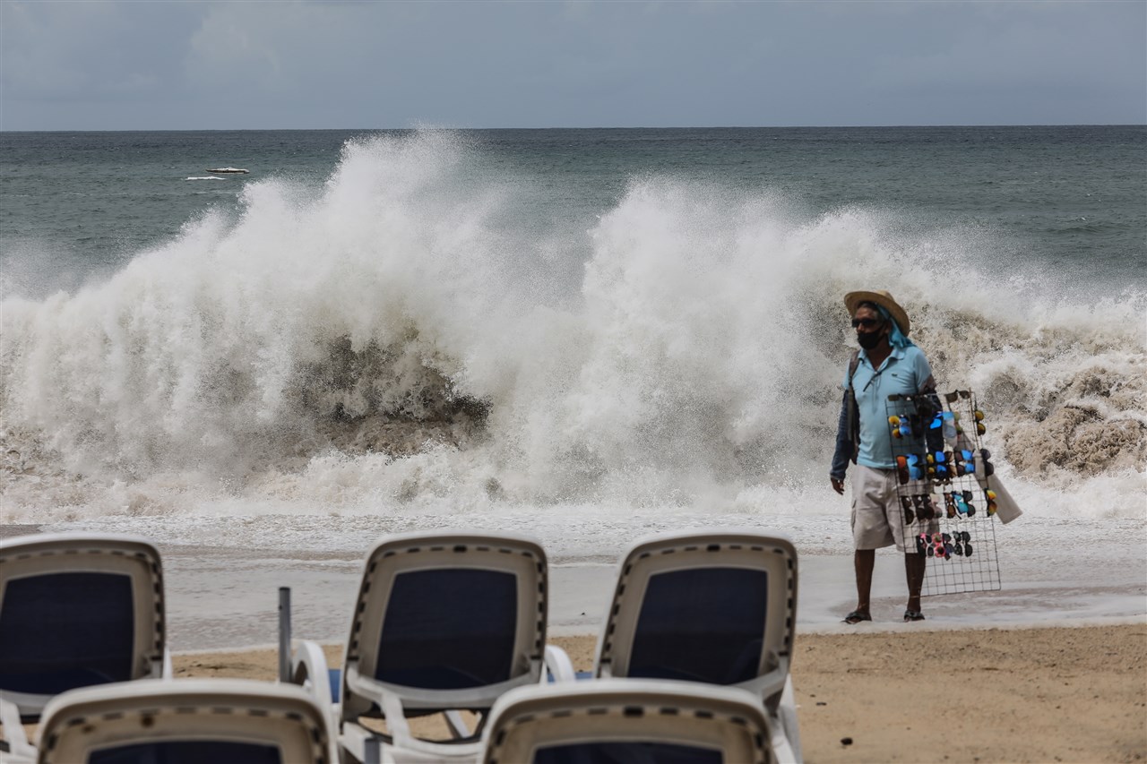 Tropische storm onderweg naar ABC-eilanden. Beeld: ANP/EPA/David Guzman