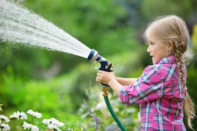 Hoe vaak moet je bij droogte de tuin sproeien?