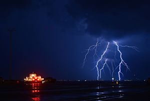 Griekse eilanden getroffen door overstromingen, scholen dicht