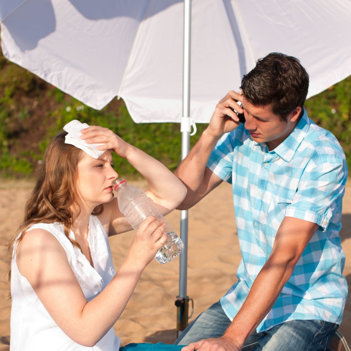 Zoek zo snel mogelijk de schaduw op en drink extra water. Foto: Adobe Stock / absolutimages