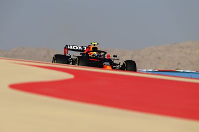 Zonnig en heet in Bahrein bij eerste GP-weekend F1