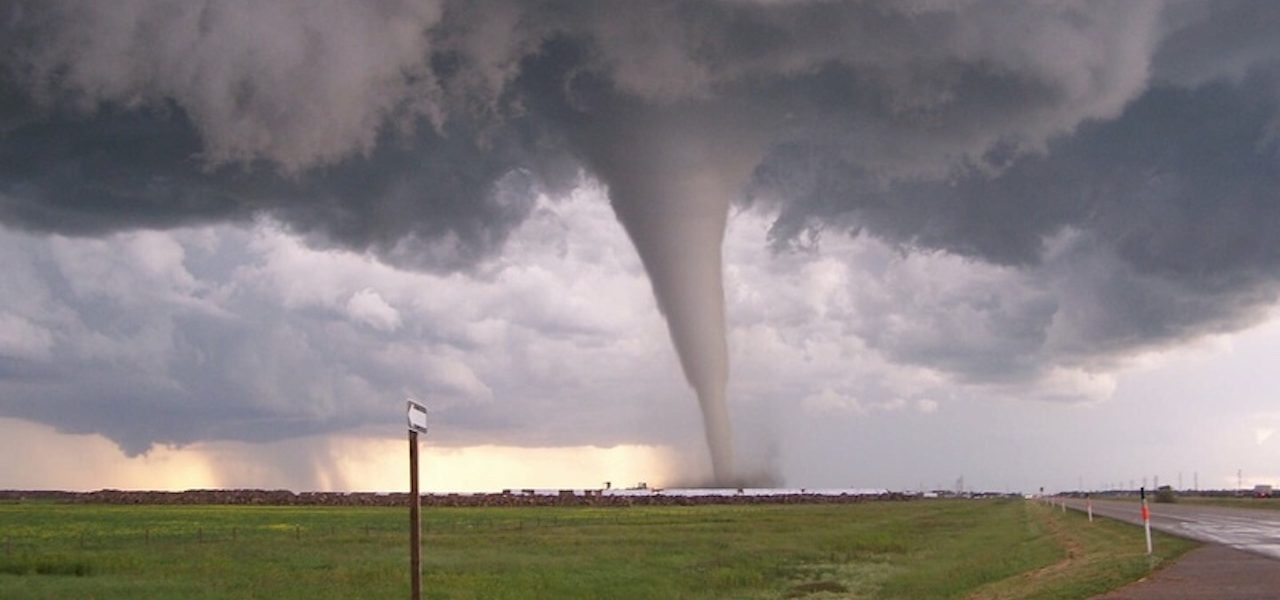 Tornado. Foto: Adobe Stock / Marco Zollino / EyeEm
