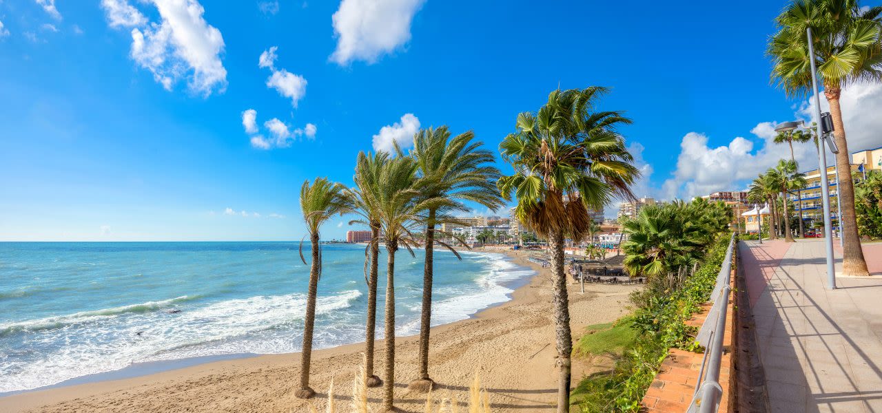 Plekken-in-Spanje-met-meeste-zon-Costa-del-Sol-Malaga-strand-1280x600