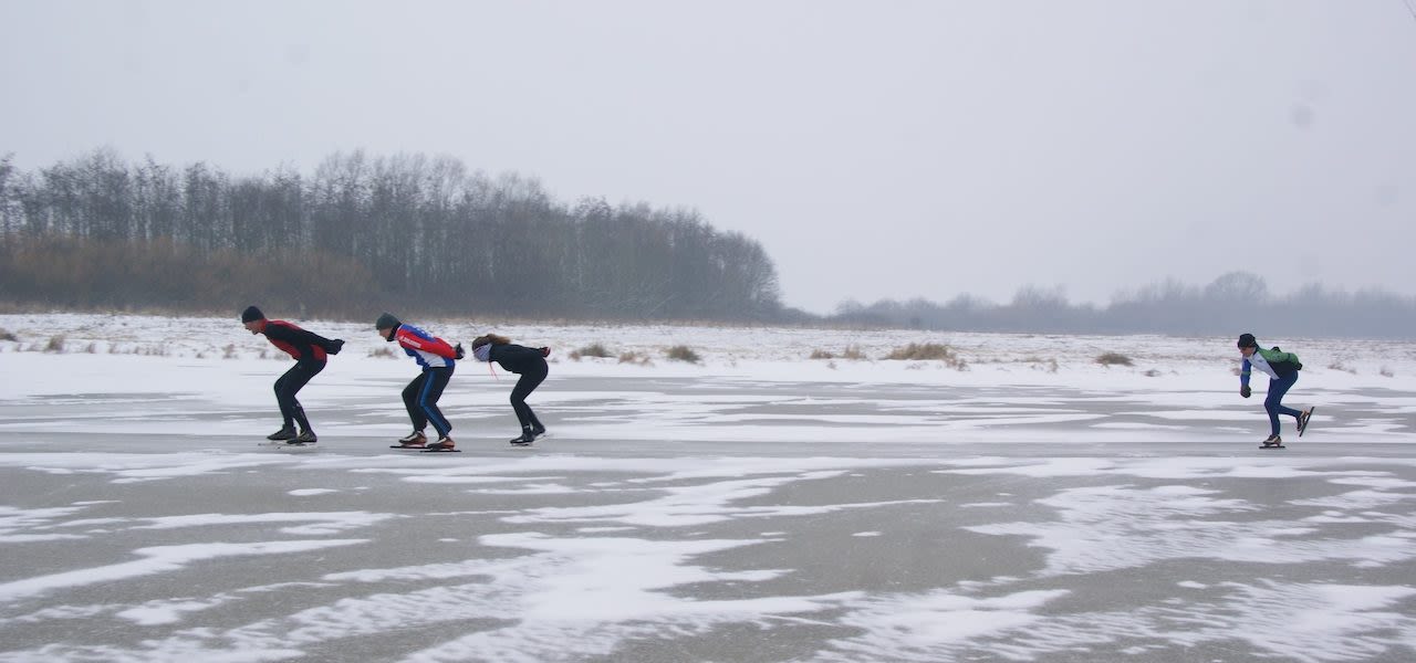 Schaatsen op natuurijs. Foto: Piet Grim
