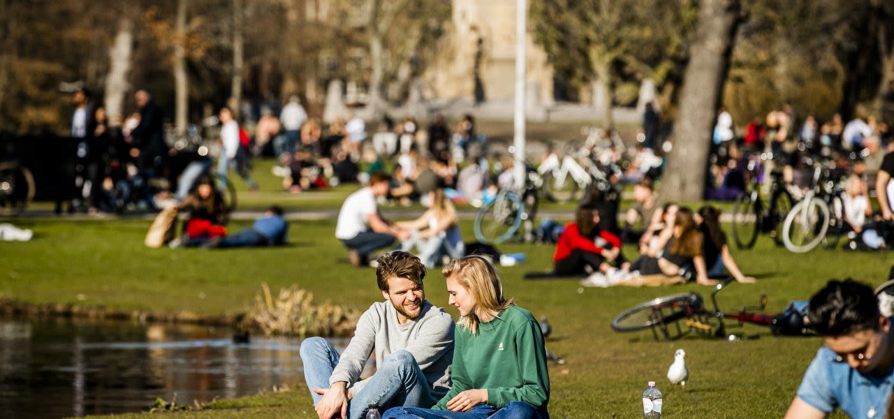 Drukte-in-het-Vondelpark-tijdens-de-winter-van-2018-2019-1280x600