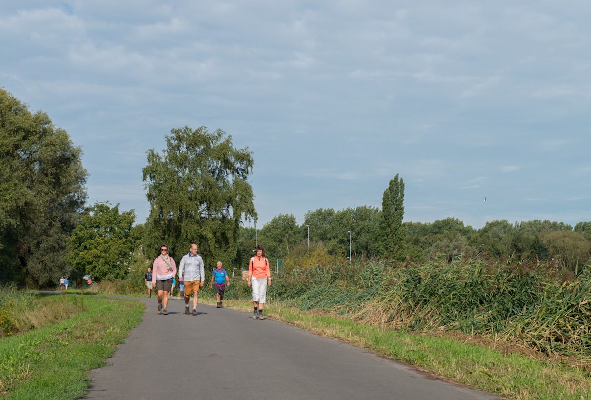 Mensen maken vaak graag dankbaar gebruik van een periode met nazomerweer. Foto: Marc van Wezemael.