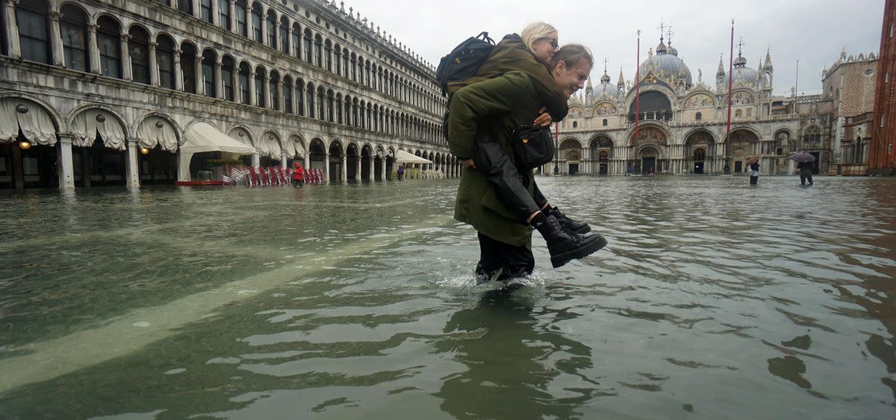 San-Marco-Plein-onder-water-EPA-ANP-401387812-1280x600