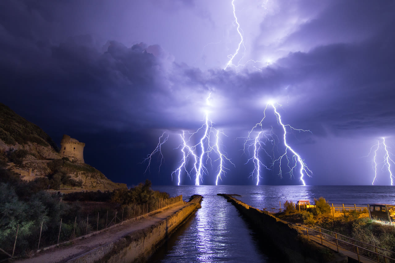 Soms-ontstaan-in-Zuid-Europa-fikse-regen-en-onweersbuien