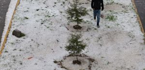 Fikse hagelbuien kleurden Kreta tijdelijk wit